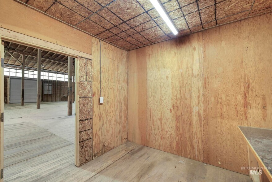 More Photos Of 276 Highway 30, Hansen Industrial For Lease