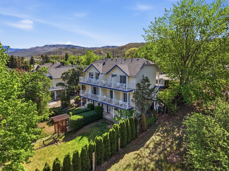 More Photos Of 7001 Savona Access Rd, Thompson-Nicola Hotel For Sale