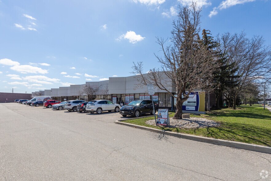 More Photos Of 2798 Thamesgate Dr, Mississauga Warehouse For Lease