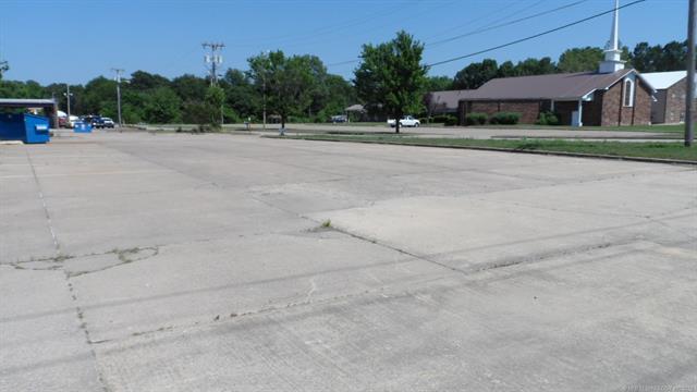 More Photos Of 1650 S Main St, Mcalester Freestanding For Sale