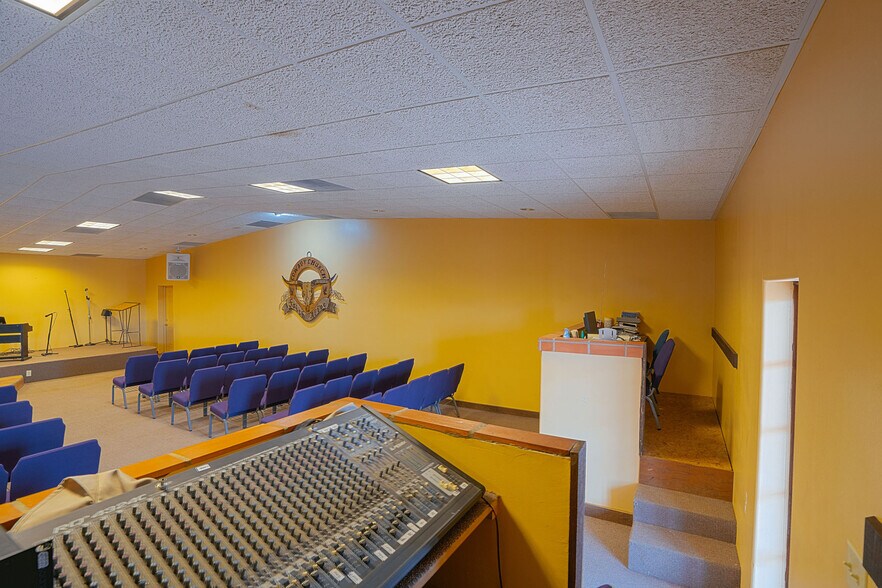 More Photos Of 1498 E. US-90, Marfa General Retail For Sale