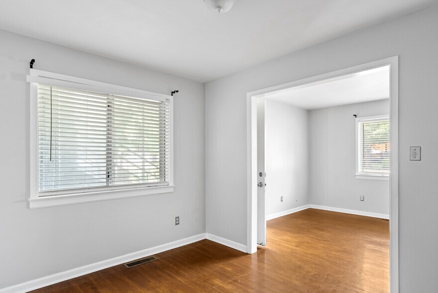 More Photos Of , Memphis Multifamily For Sale