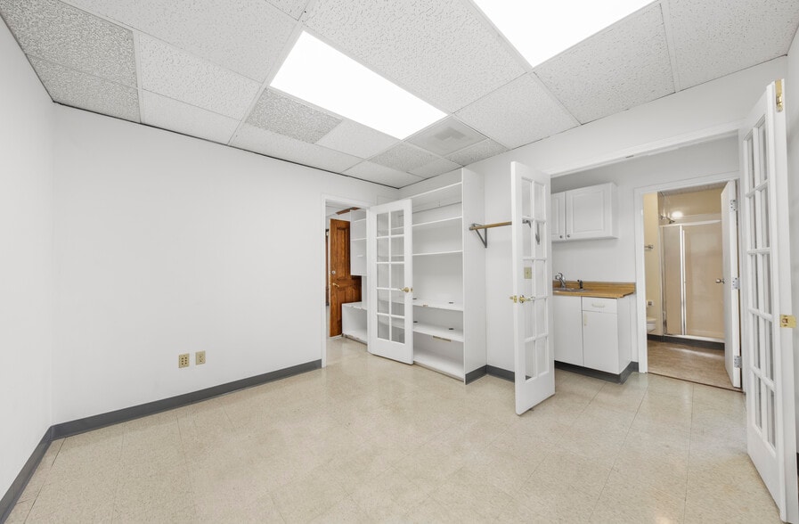 More Photos Of 75 Dillon Ave, Campbell Service For Sale