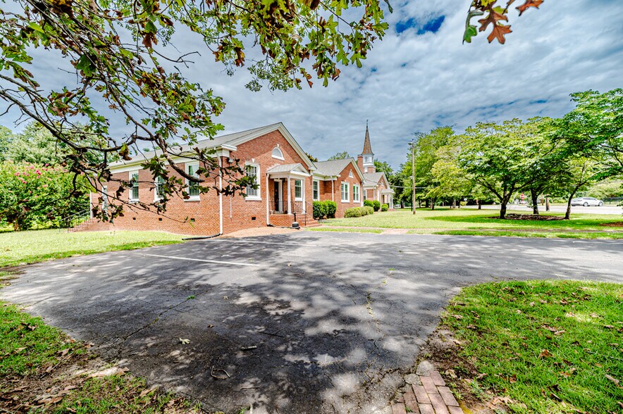 More Photos Of 211 Main st, Broadway Religious Facility For Sale