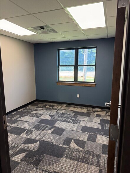 More Photos Of 10186 State Road 27, Hayward Office For Lease