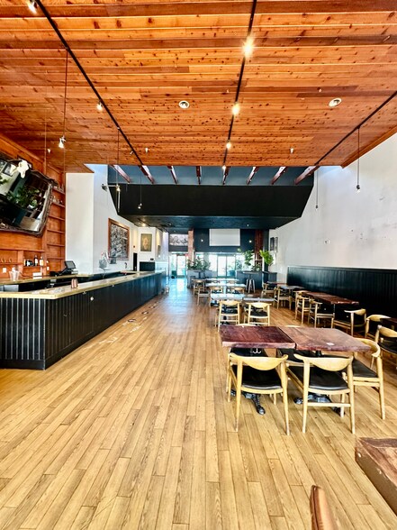 More Photos Of 256 Santa Monica Pier, Santa Monica General Retail For Lease