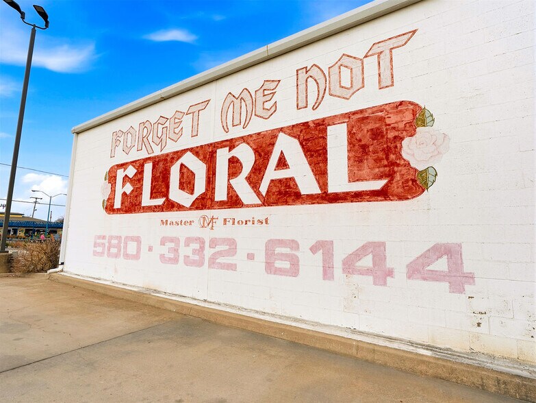 More Photos Of 530 N Mississippi Ave, Ada Freestanding For Sale