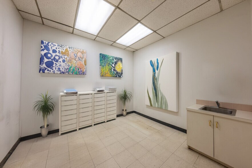 More Photos Of 187-193 Canal St, New York Storefront Retail Office For Lease