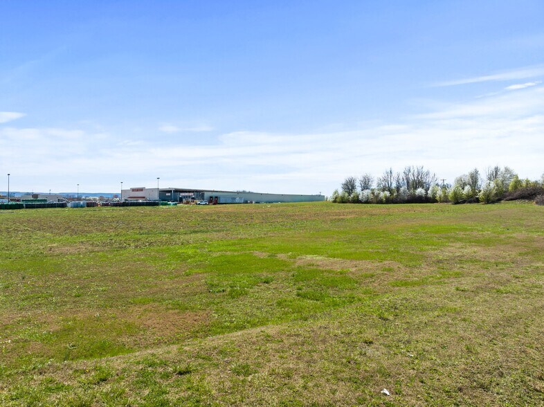 More Photos Of 0 Decherd Blvd, Winchester Land For Sale