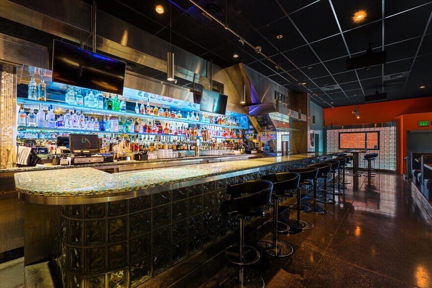 More Photos Of 507 2nd St, Eureka General Retail For Sale