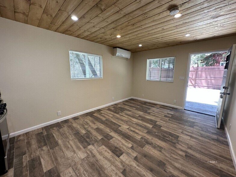 More Photos Of , Idyllwild-Pine Cove Multifamily For Sale