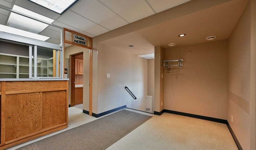 More Photos Of 415 N Front St, Spooner Coworking Space