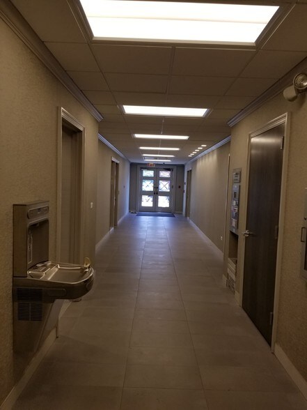 More Photos Of 7366 N Lincoln Ave, Lincolnwood Office For Lease