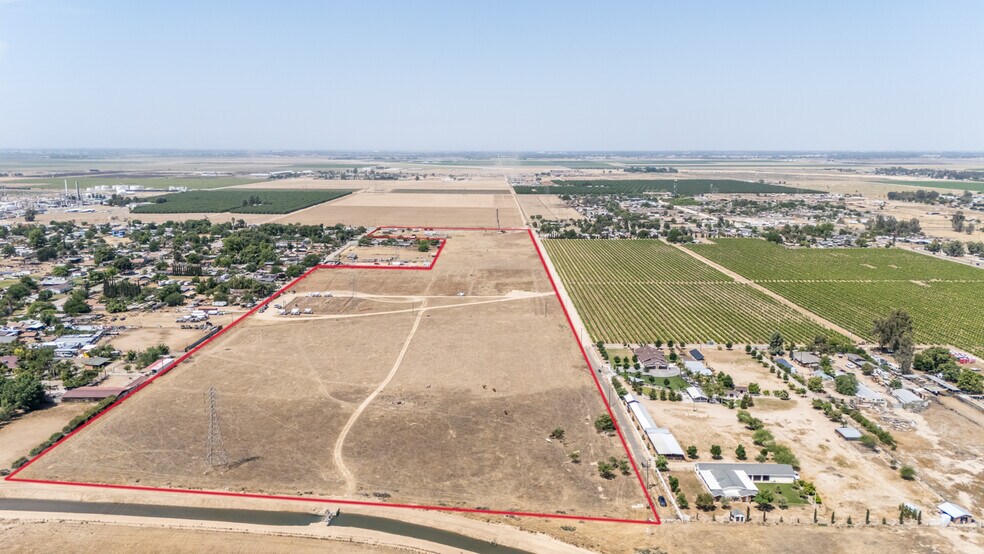 More Photos Of 5915 Weedpatch Hwy, Bakersfield Apartments For Sale