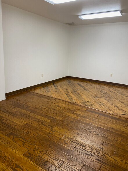 More Photos Of 3420 S Purdue St, Oklahoma City Warehouse For Lease
