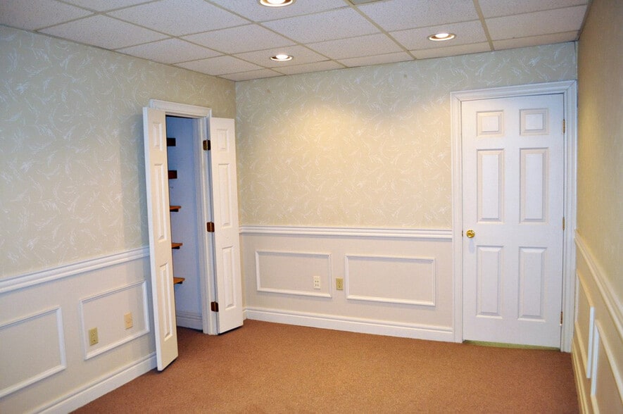 More Photos Of 285 Littleton Rd, Westford Office Residential For Sale