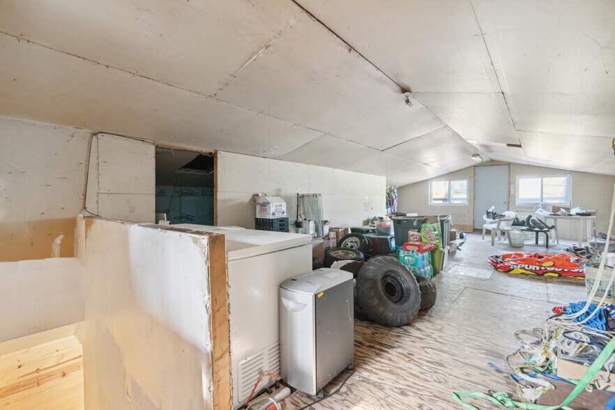 More Photos Of 2630 Commerce Blvd, Mound Freestanding For Sale