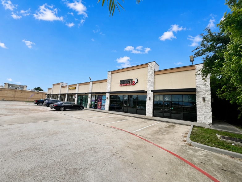 More Photos Of 6314 Fallbrook Dr, Houston Storefront For Lease