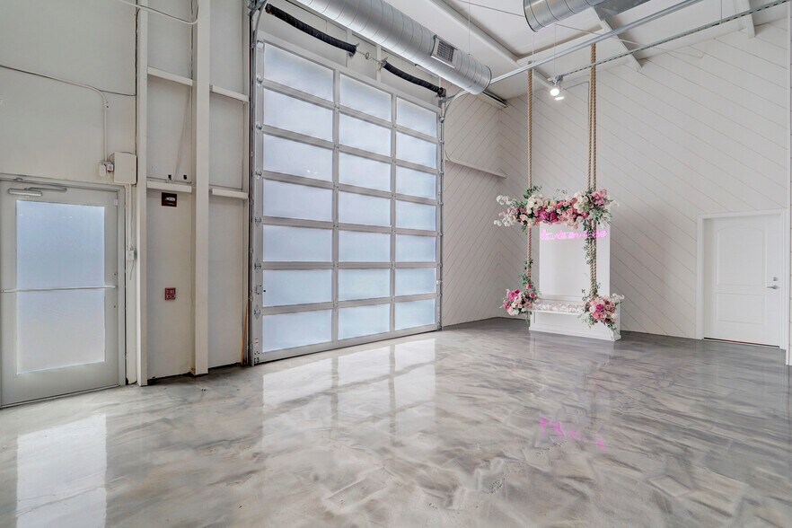 More Photos Of 5419 Clarewood Dr, Houston Manufacturing For Lease