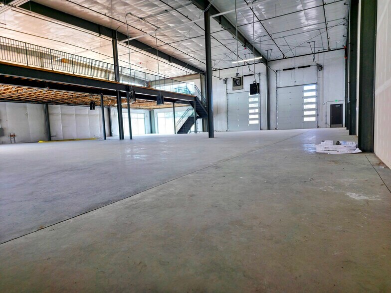 More Photos Of 13833 E Briarwood Ave, Centennial Light Distribution For Sale