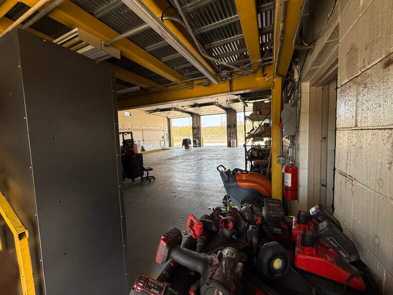 More Photos Of 4881 Pittsburgh Rd, Harrisville Light Distribution For Sale