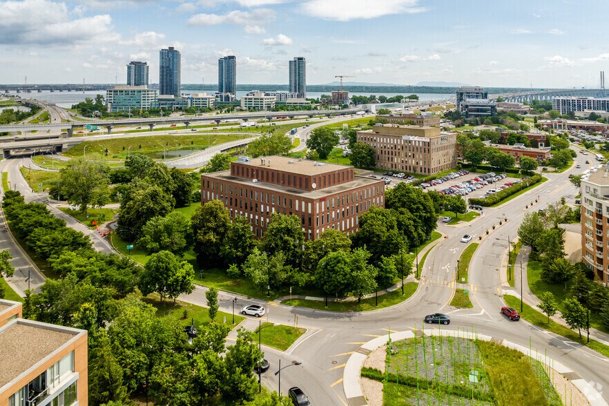 More Photos Of 1 Pl du Commerce, Verdun Office Residential For Lease