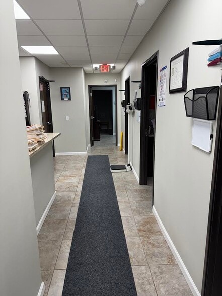 More Photos Of 8275 N Wayne Rd, Westland Storefront Retail Office For Lease