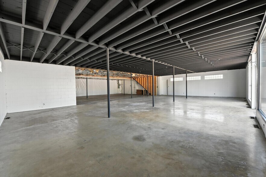 More Photos Of 2324 Vermillion St, Hastings Freestanding For Sale