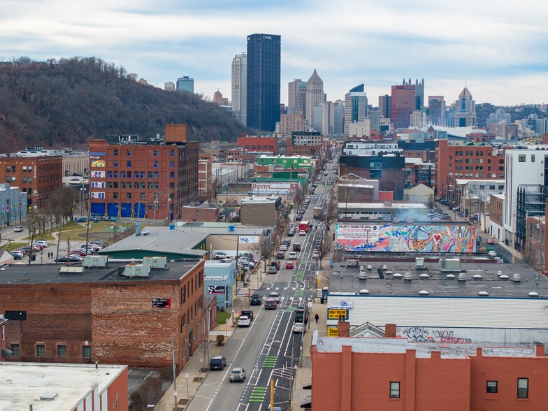 More Photos Of 3014 Penn Ave, Pittsburgh Auto Repair For Lease