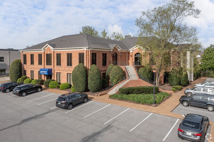 Primary Photo Of 1800 Mallory Ln, Brentwood Medical For Sale