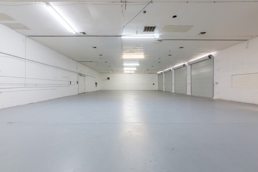 More Photos Of 128 Tomahawk Dr, Indian Harbour Beach Warehouse For Sale