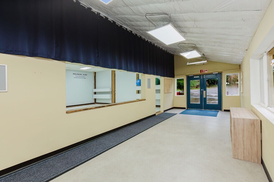 More Photos Of 4560 SE Mile Hill Dr, Port Orchard Freestanding For Lease