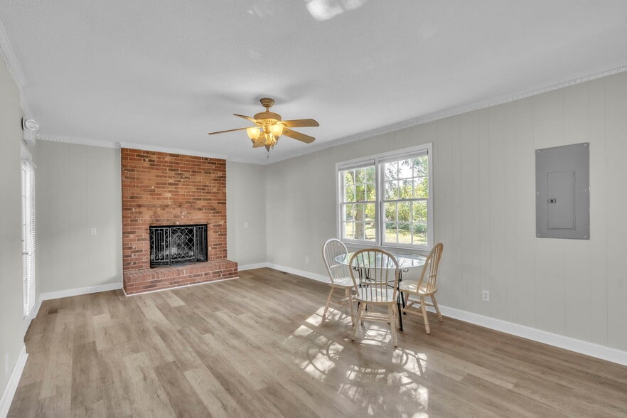 More Photos Of 408 N Main St, Greer Office For Sale