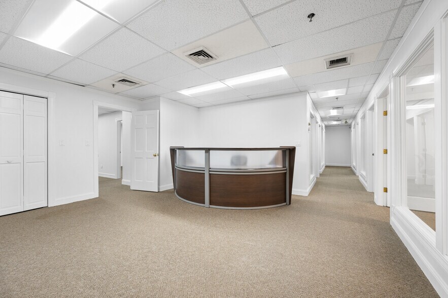 More Photos Of 55 Accord Park Dr, Rockland Office For Sale