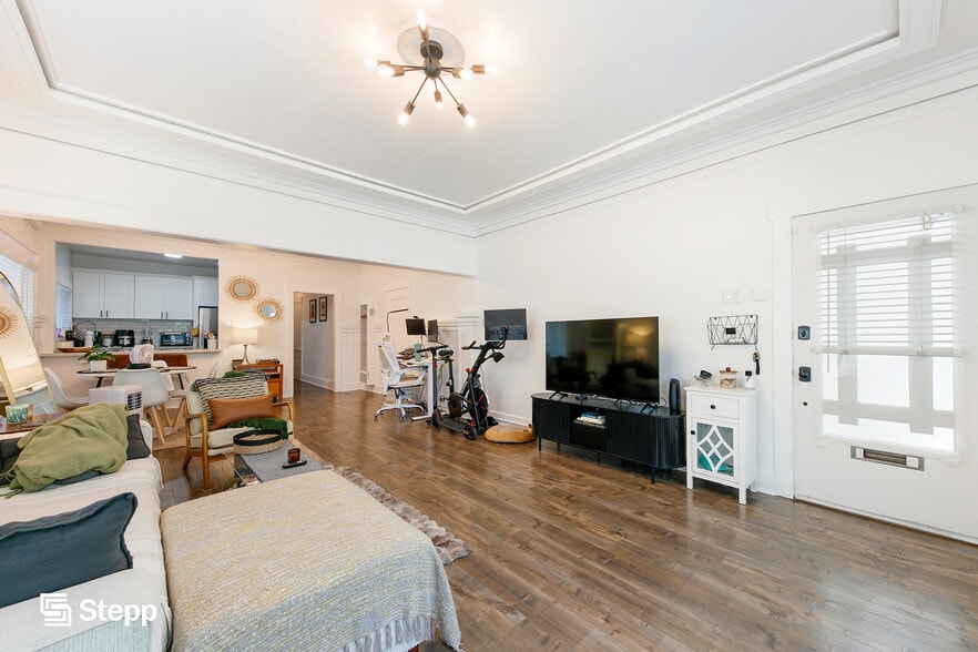 More Photos Of 1325-1331 E Ocean Blvd, Long Beach Apartments For Sale
