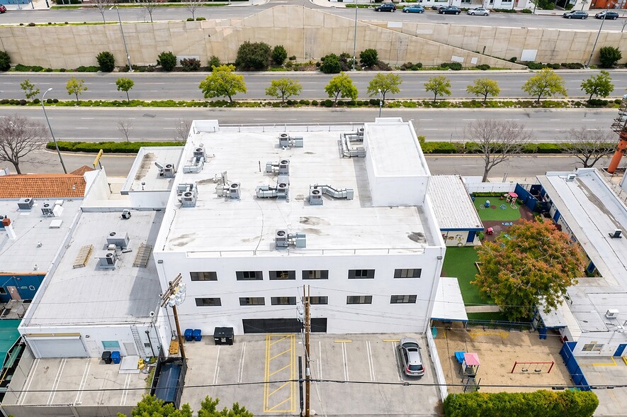 More Photos Of 10537 Santa Monica Blvd, Los Angeles Medical For Lease