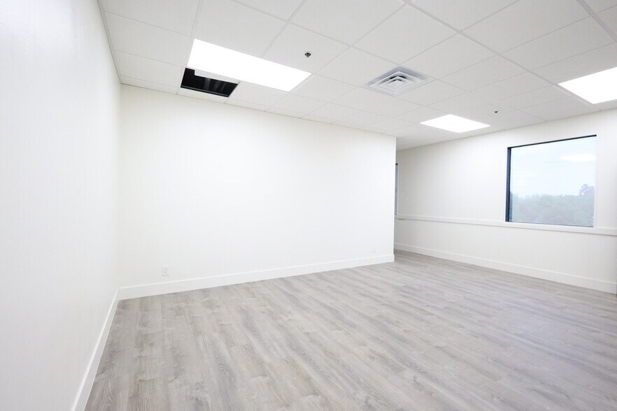 More Photos Of 1801 W Romneya Dr, Anaheim Office Residential For Lease