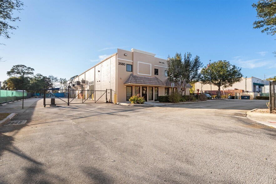 More Photos Of 2580-2590 SE Willoughby Blvd, Stuart Warehouse For Sale