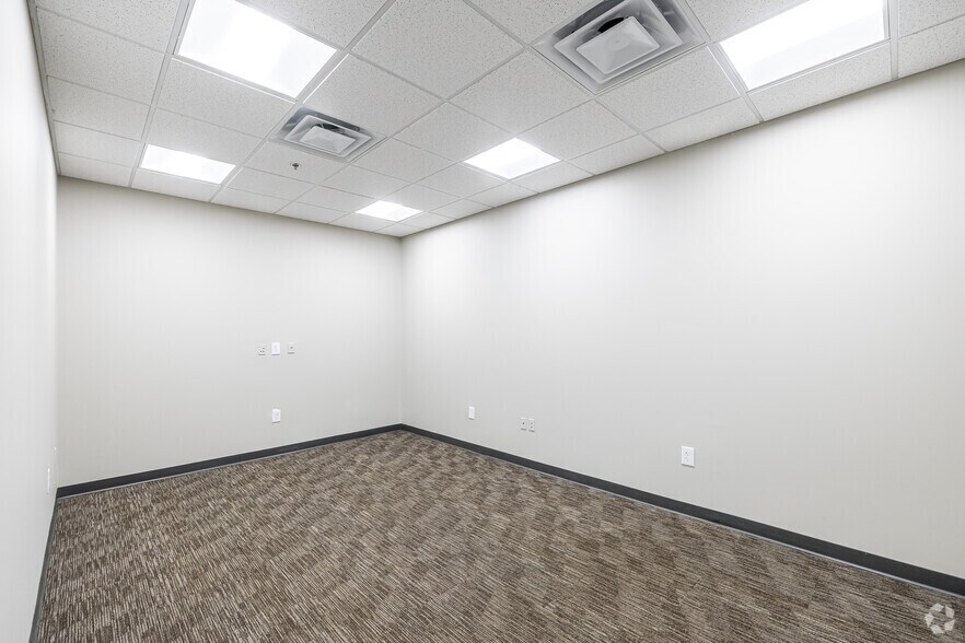 More Photos Of 299 Industrial Ln, Torrington Distribution For Lease