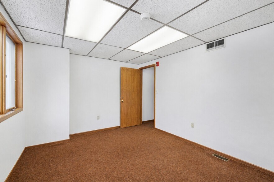 More Photos Of 328 Green Pond Rd, Hibernia Office Residential For Lease