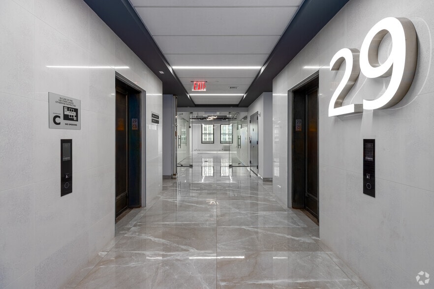 More Photos Of 225 Broadway, New York Office For Lease