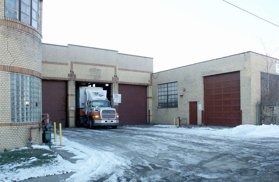 More Photos Of 18222 Lanken Ave, Cleveland Manufacturing For Lease