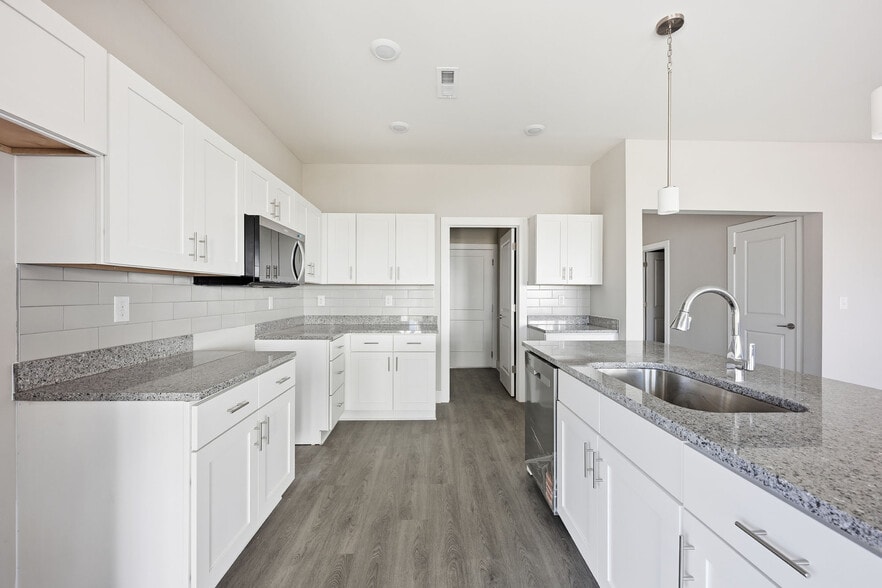 More Photos Of 13701 Erwin Rd, Charlotte Multifamily For Sale