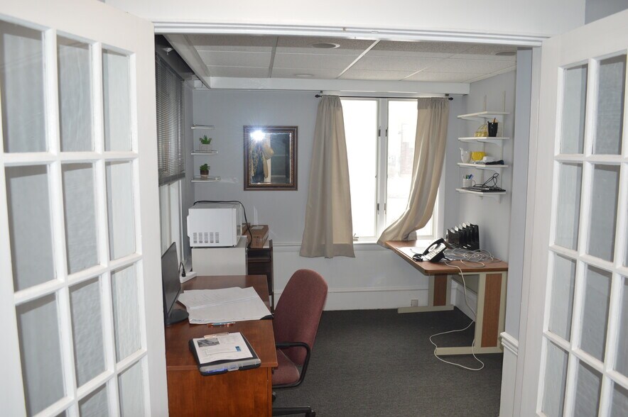 More Photos Of 2662 Nottingham Way, Trenton Office For Sale