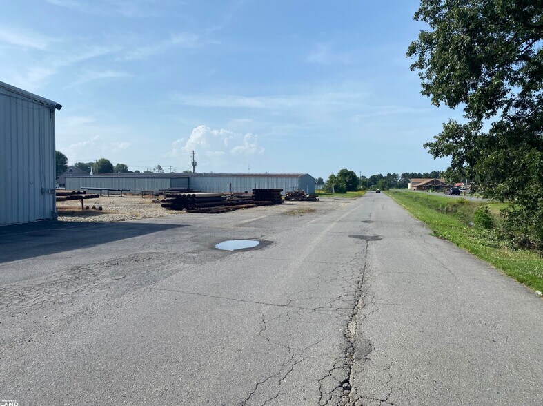 More Photos Of 1701 S Timber St, Stuttgart Office Residential For Sale