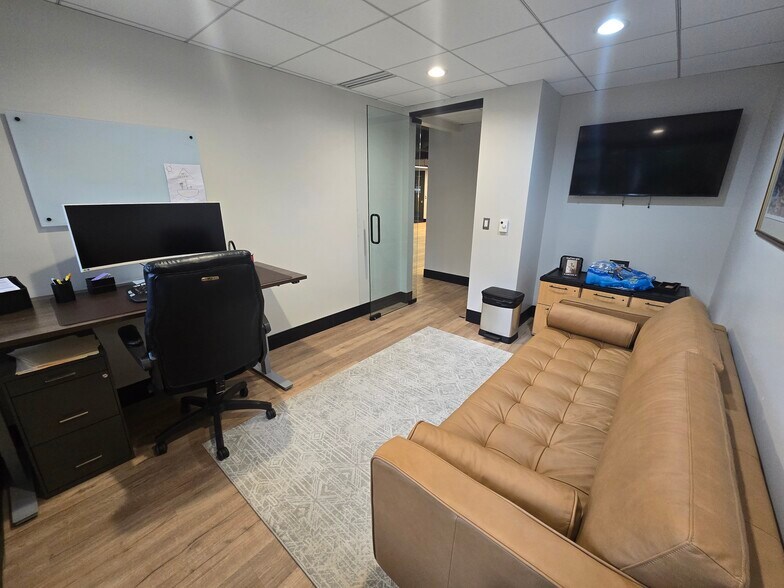 More Photos Of 390 Park St, Birmingham Office For Lease