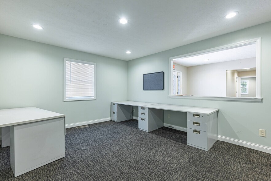 More Photos Of 1001 N County Road 25A, Troy Office For Sale