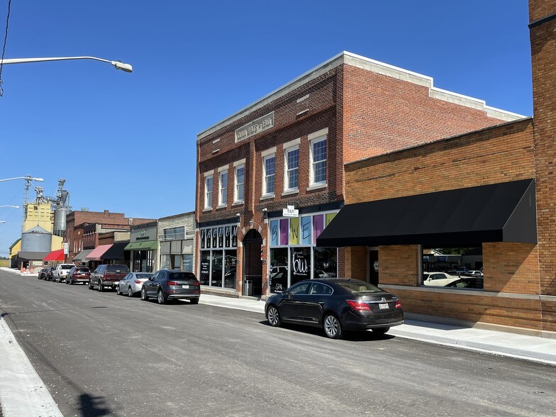 Primary Photo Of 15 N Baldwin St, Bargersville Medical For Lease