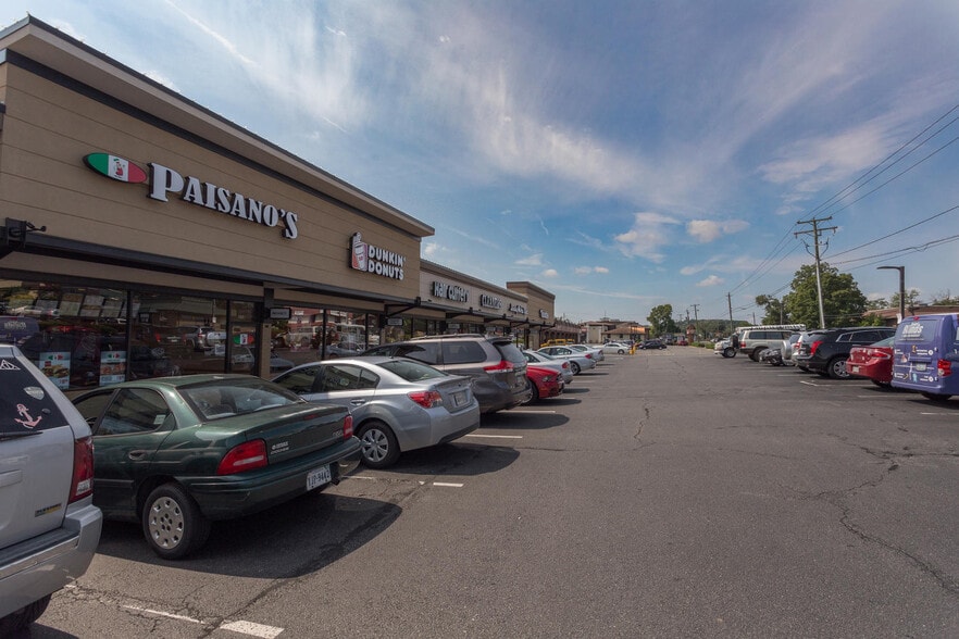 More Photos Of 304-322 Maple Ave W, Vienna General Retail For Lease