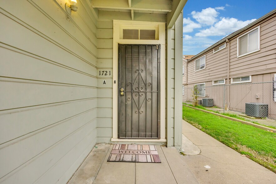 More Photos Of 1721 U St, Sacramento Apartments For Sale